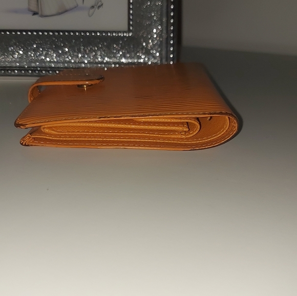 LV epi wallet - Picture 4 of 6